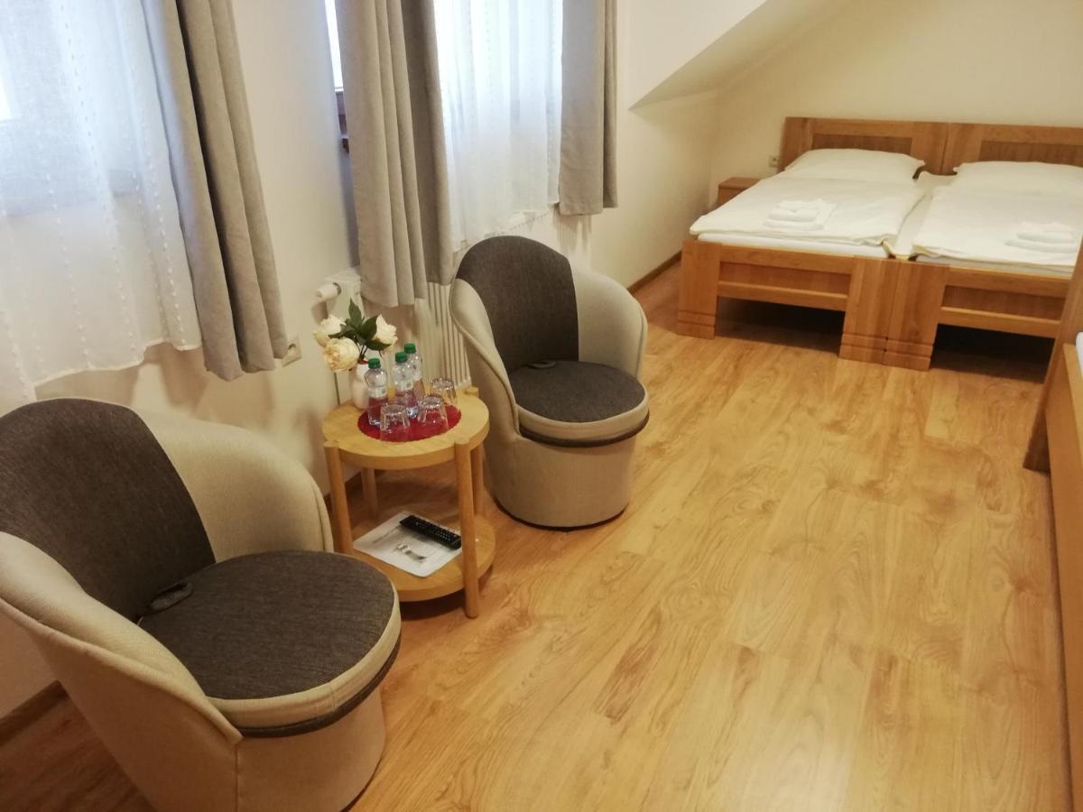 Penzion Pod Tureckom Hotel Trenčianske Bohuslavice Exterior foto